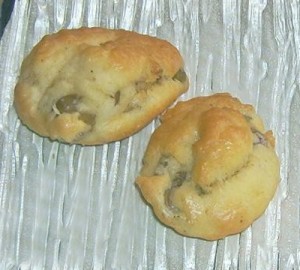 Madeleines olives parmesan